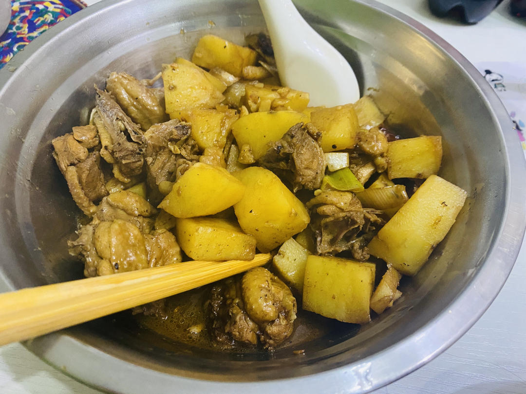 鲜香味浓土豆烧鸡（还是焖鸡？炒鸡？随便啦）