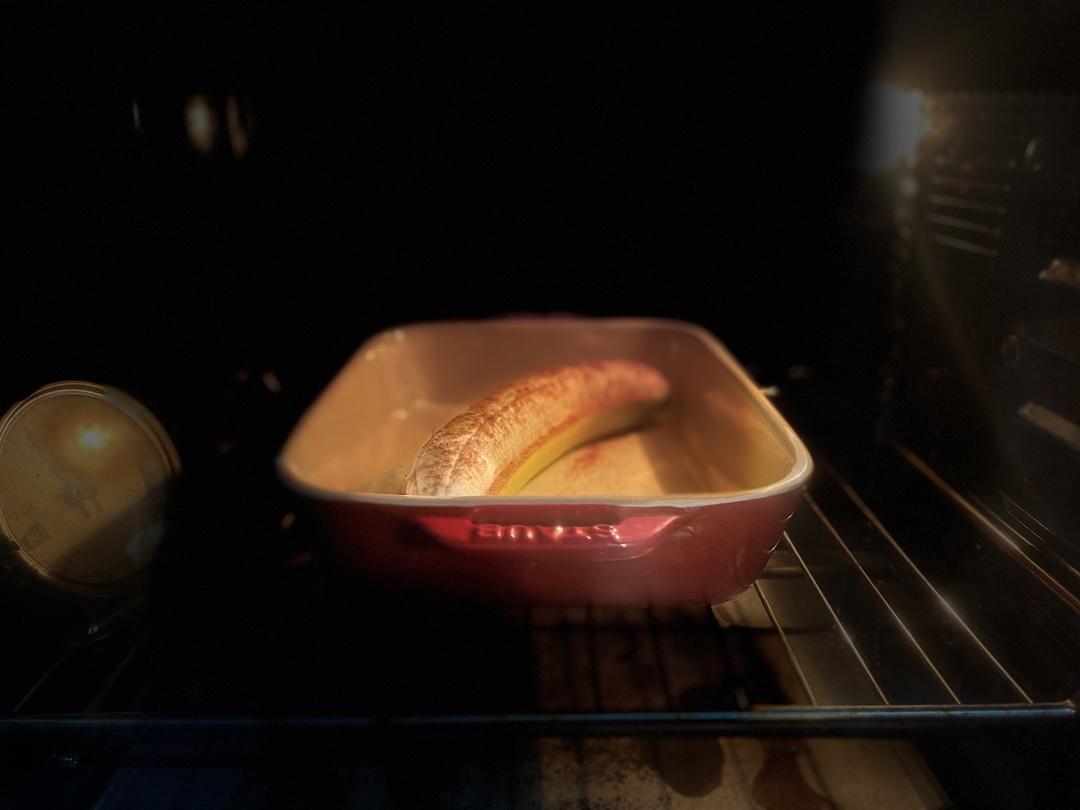 肉桂葡萄干烤香蕉