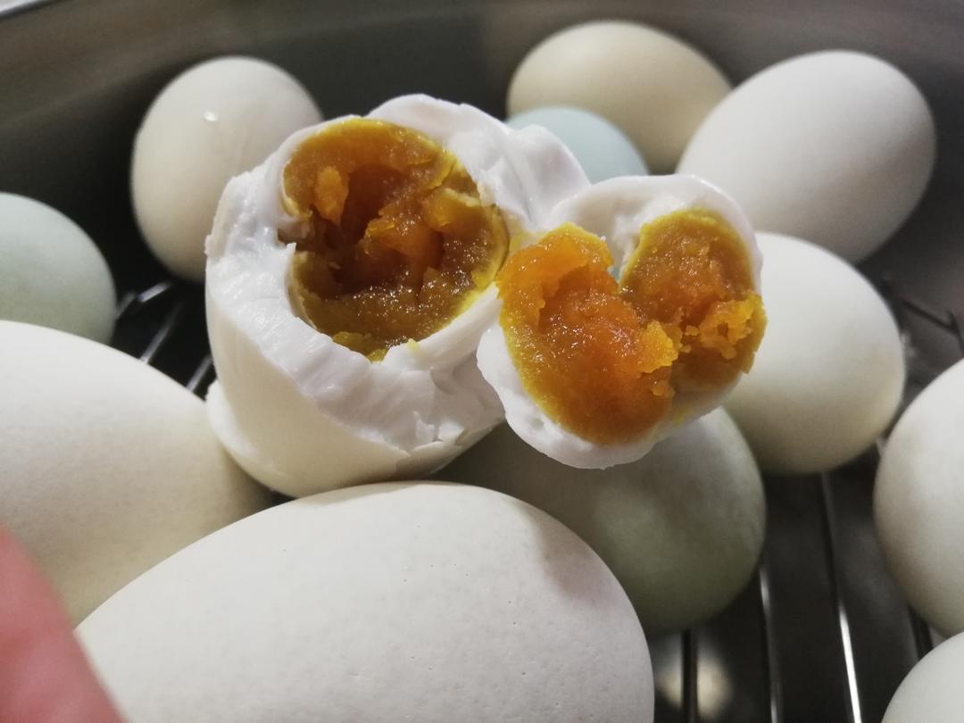 冒油啦，冒油啦！！！咸鸭蛋，腌鸡蛋，腌鹅蛋