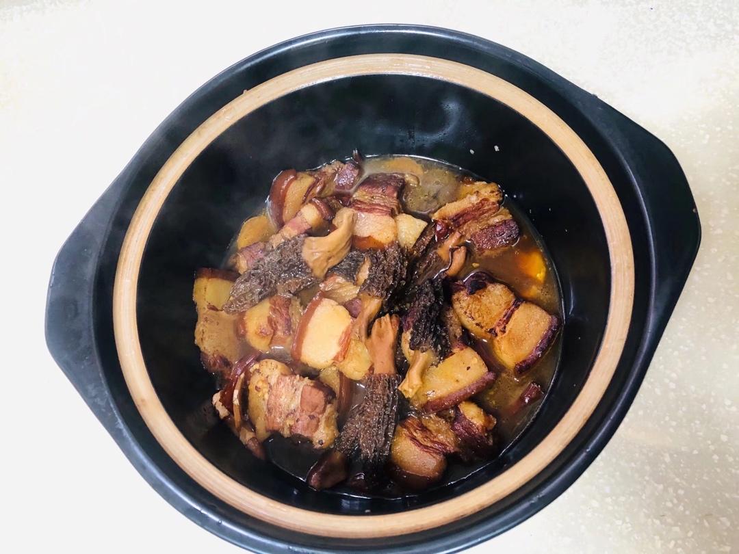 新鲜羊肚菌烧豆腐