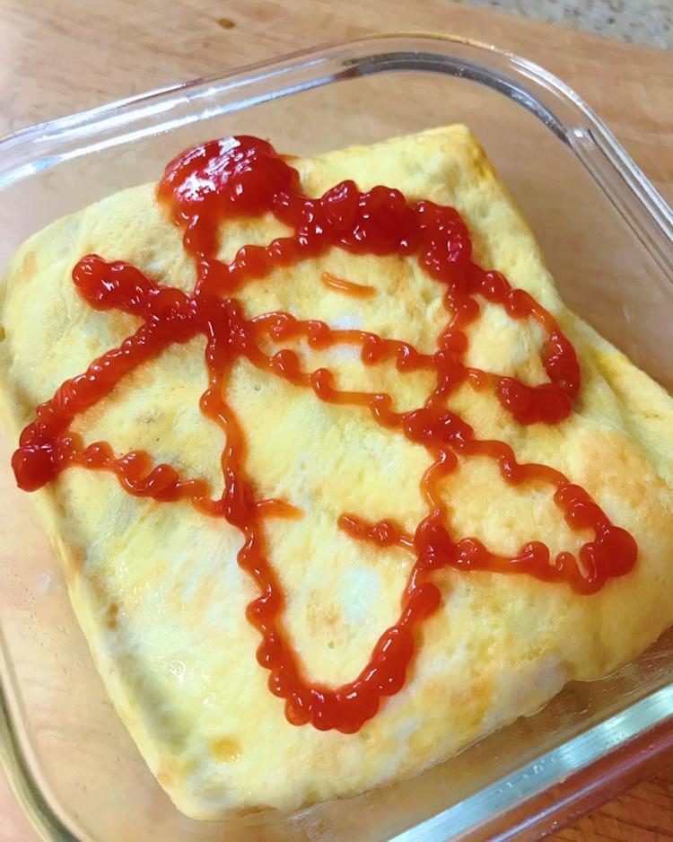 腊肠蛋包饭