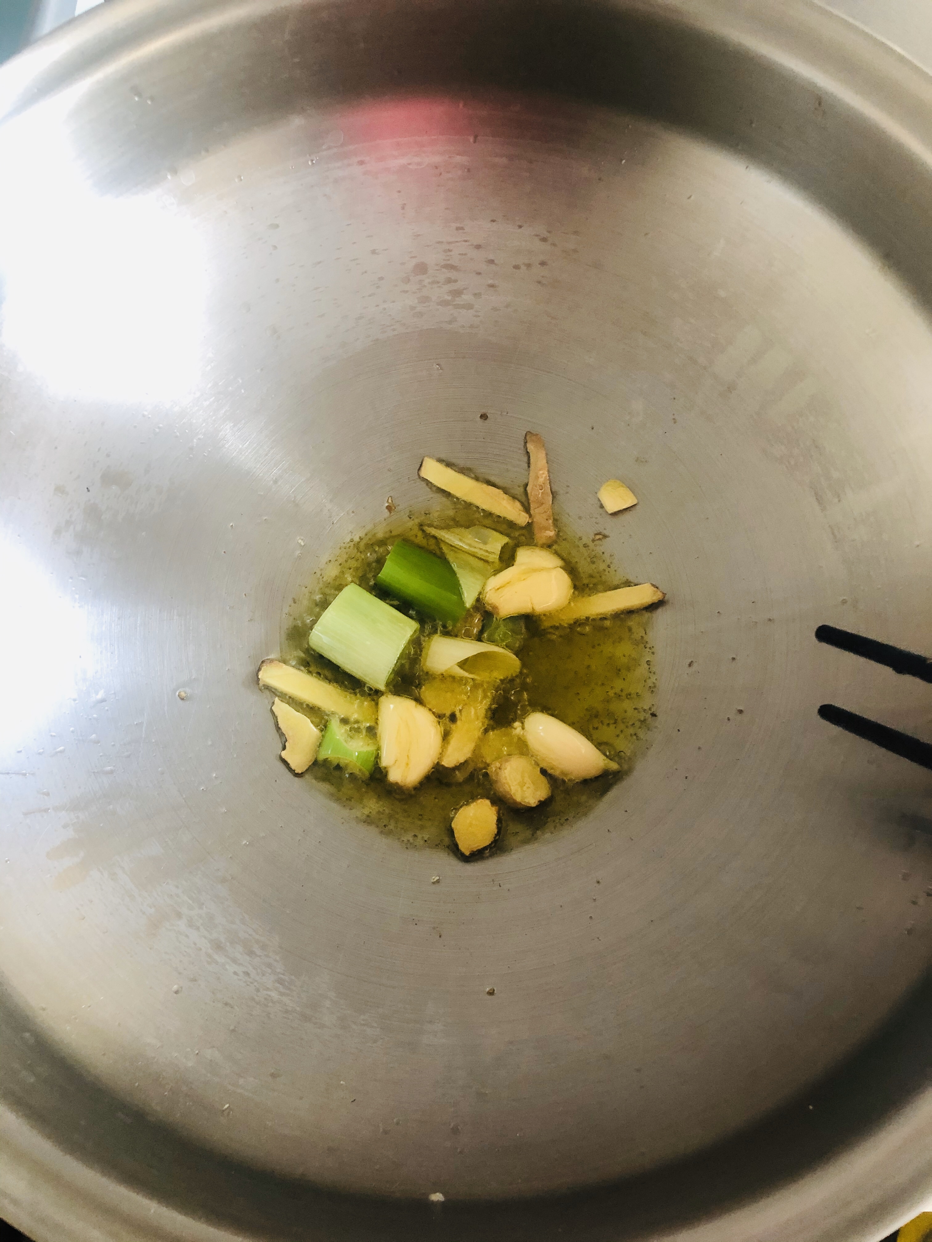 橄榄油土鸡炖土豆干的做法 步骤2