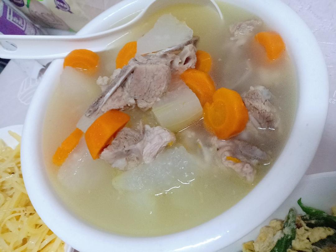 冬瓜胡萝卜排骨汤