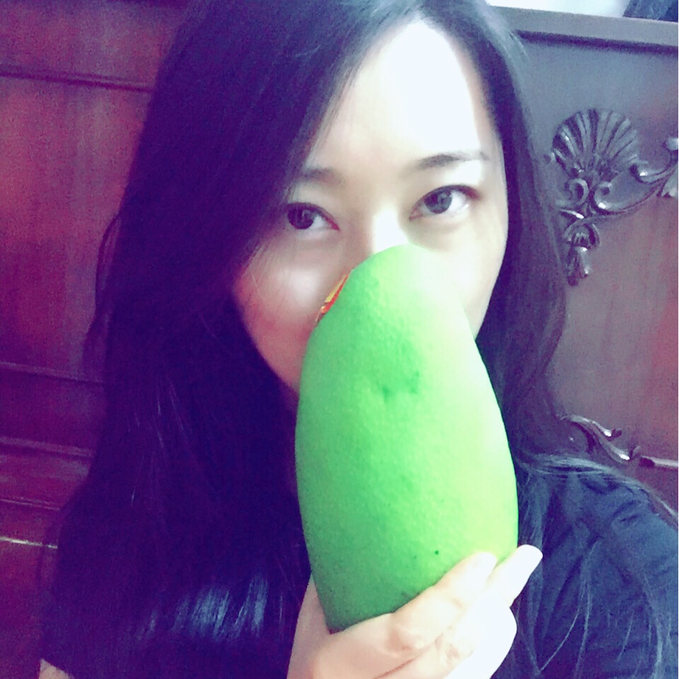种土豆和薄荷的女人