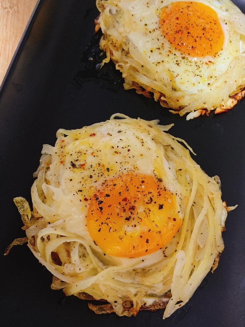 早餐来一份这样的超好吃土豆美食真的超满足——土豆鸡蛋饼
