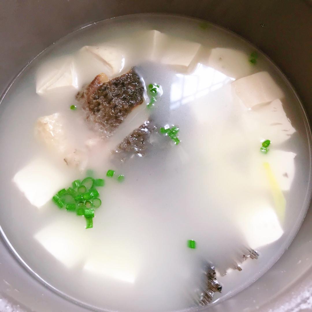 鲫鱼豆腐汤
