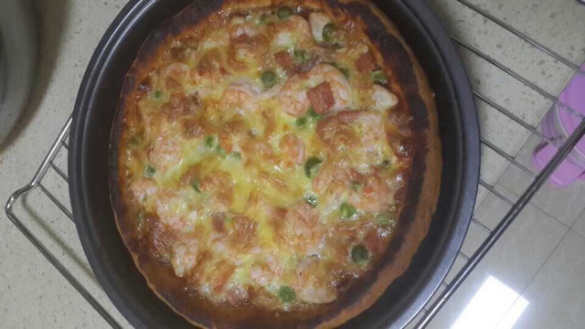 厚底鲜虾培根披萨