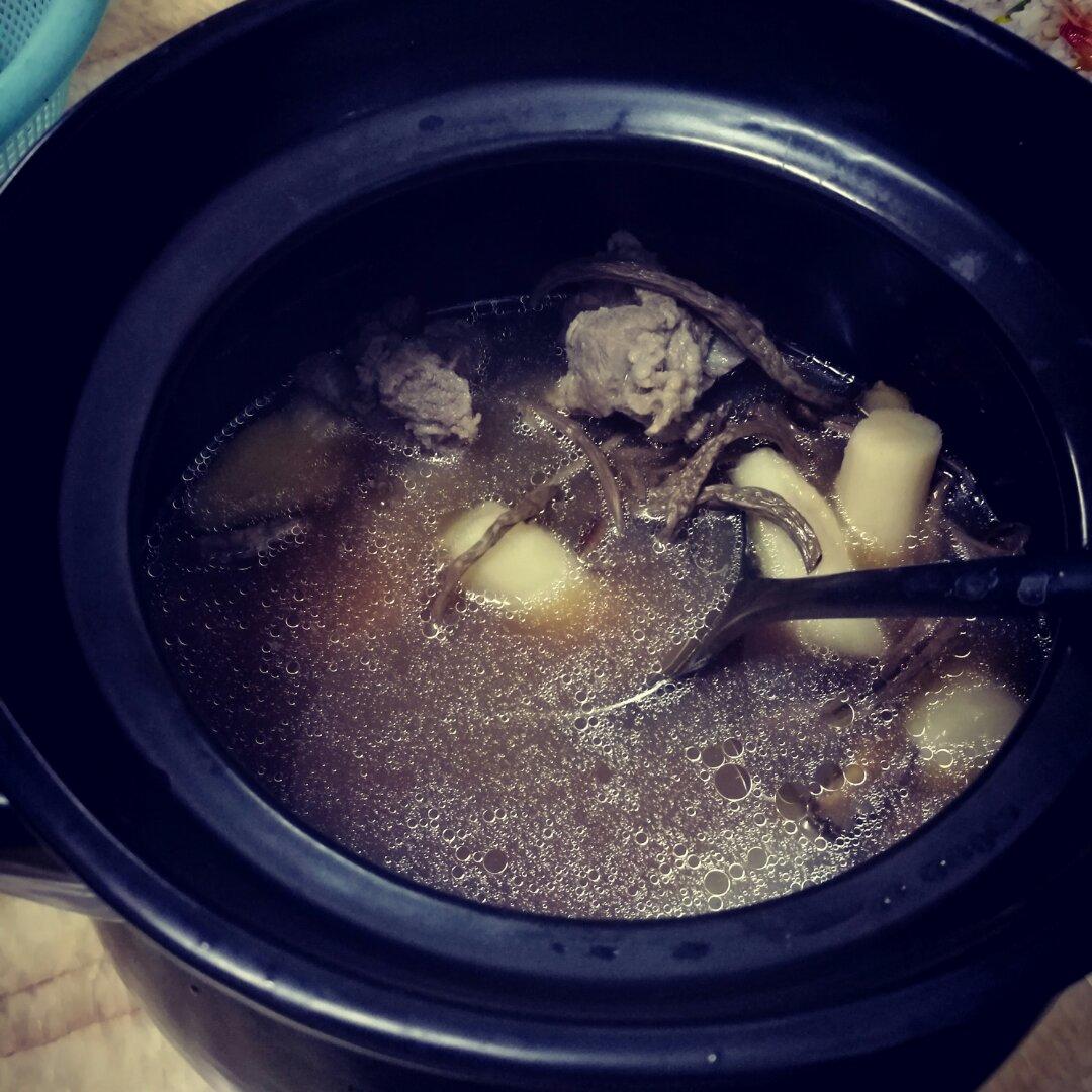 茶树菇排骨汤