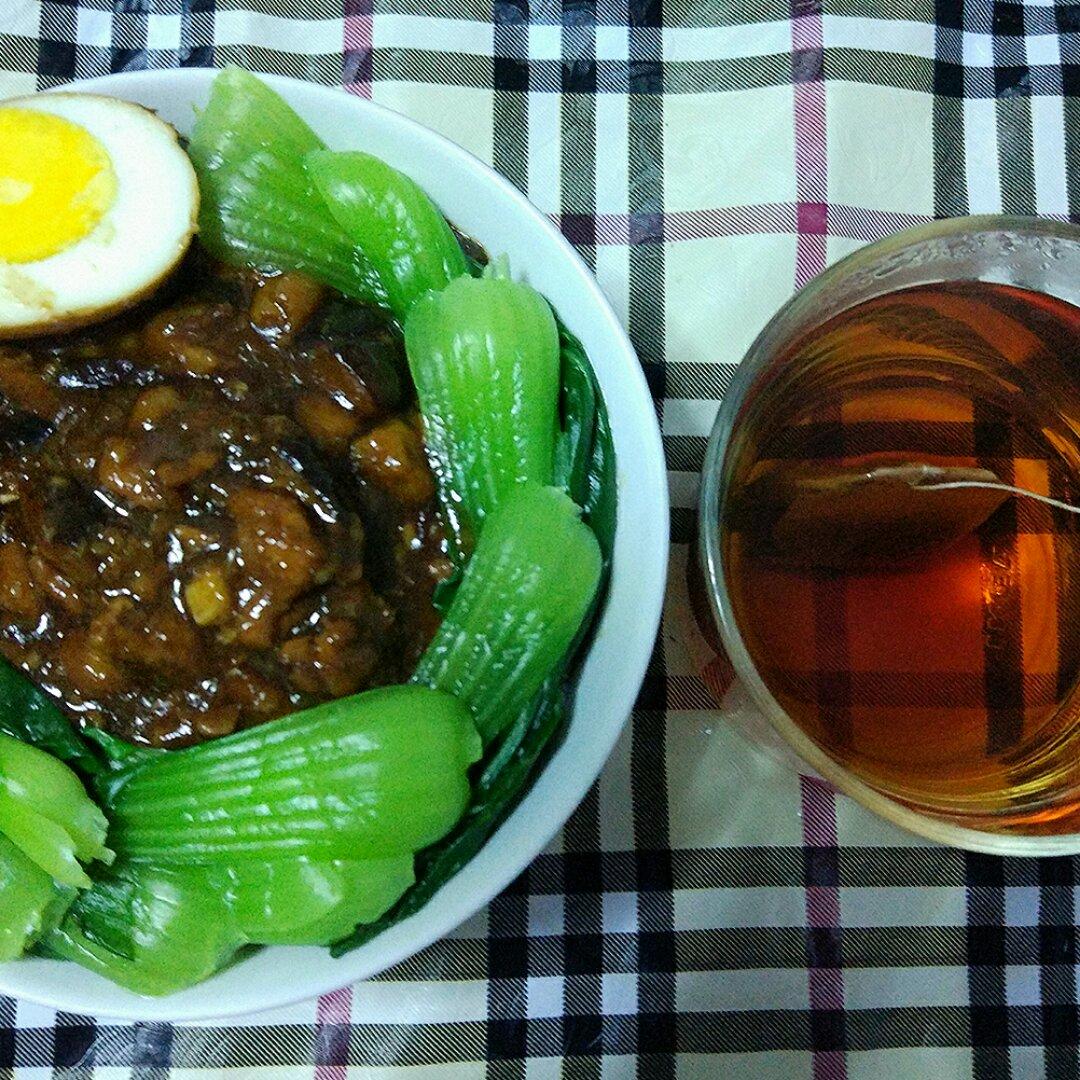 洋葱酥卤肉饭