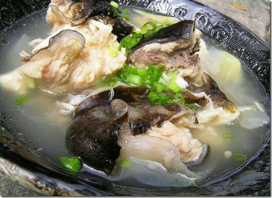 天麻川弓白芷鱼头汤的做法