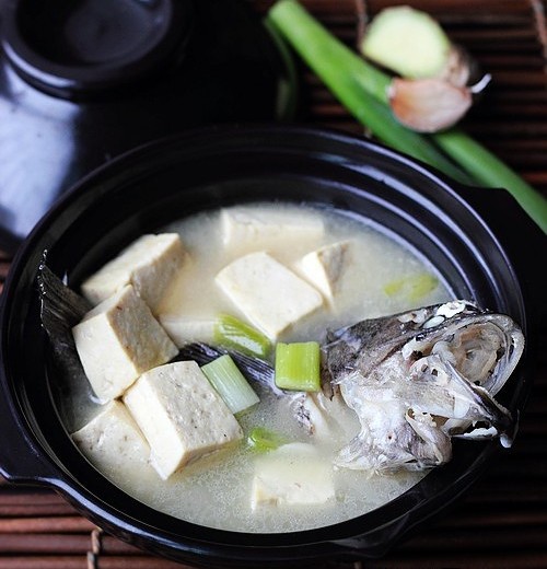 黑鮶鱼豆腐汤的做法