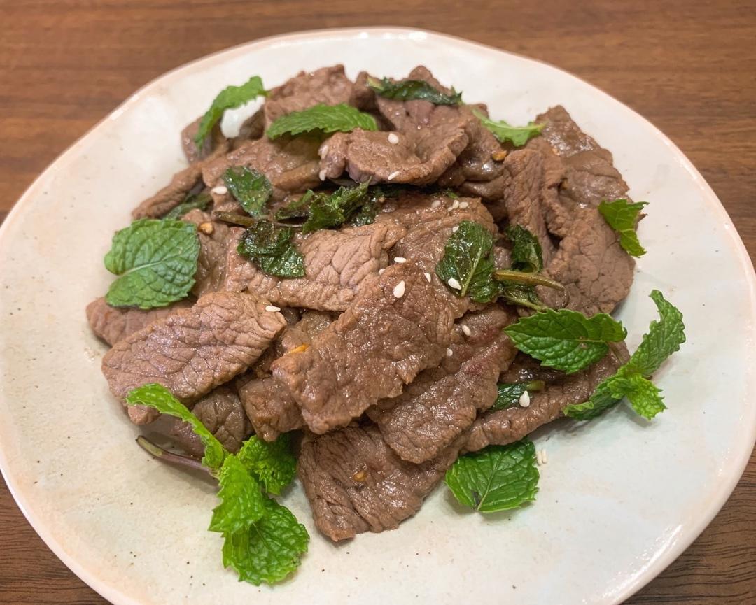 薄荷炒牛肉