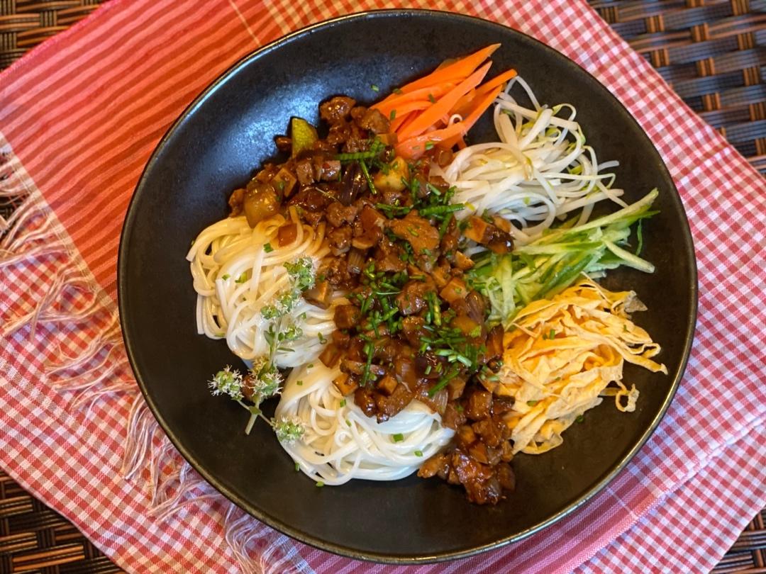 Maggie’s 炸酱面