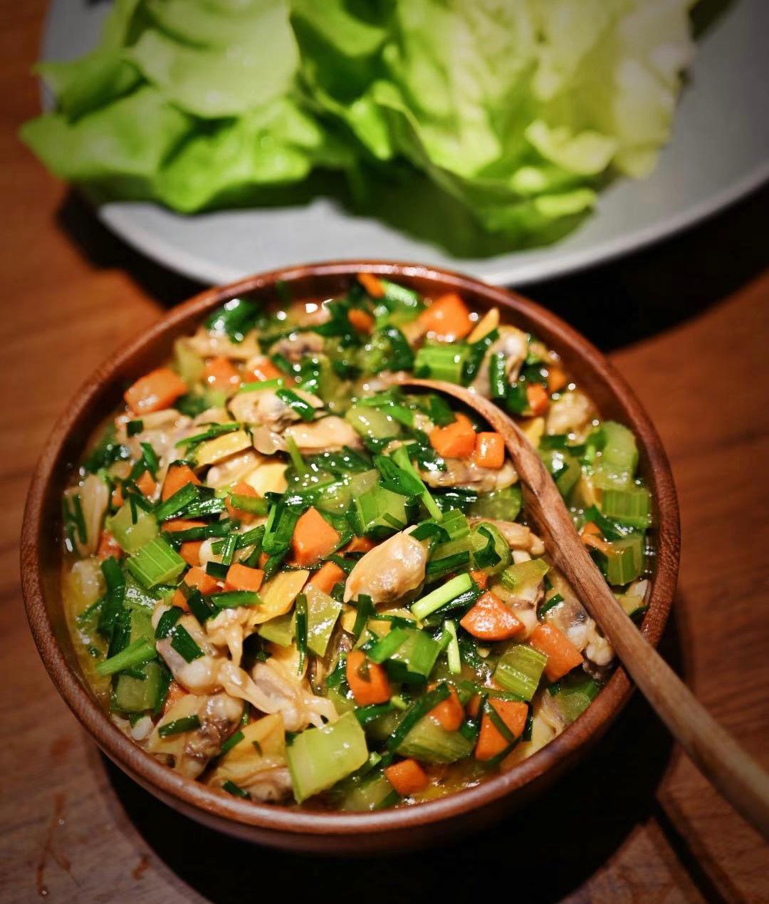 蚬肉生菜包的做法