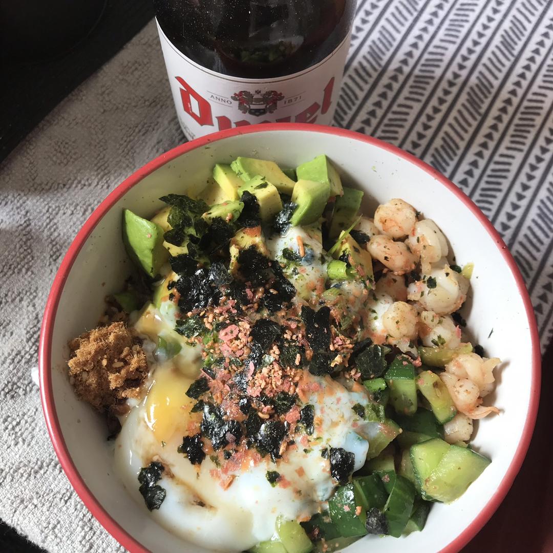 牛油果海苔肉松拌饭