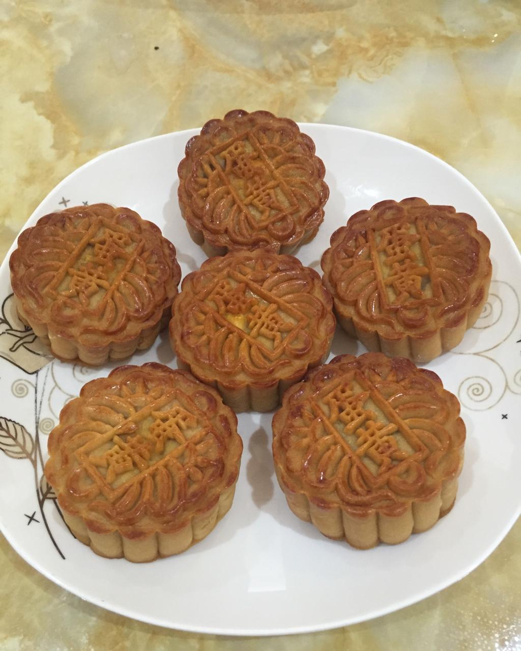 广式月饼—蛋黄莲蓉月饼