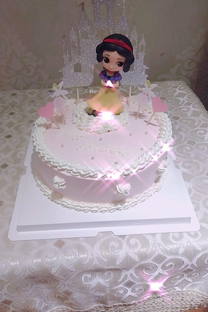 手机用户0431_12xg做的白雪公主生日蛋糕