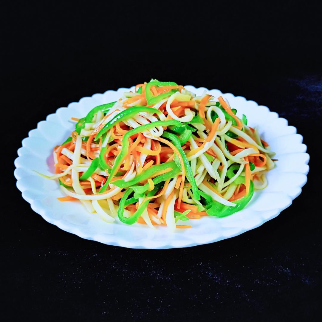 家常菜 素炒三丝(青椒杏鲍菇胡萝卜) 君君love烘焙