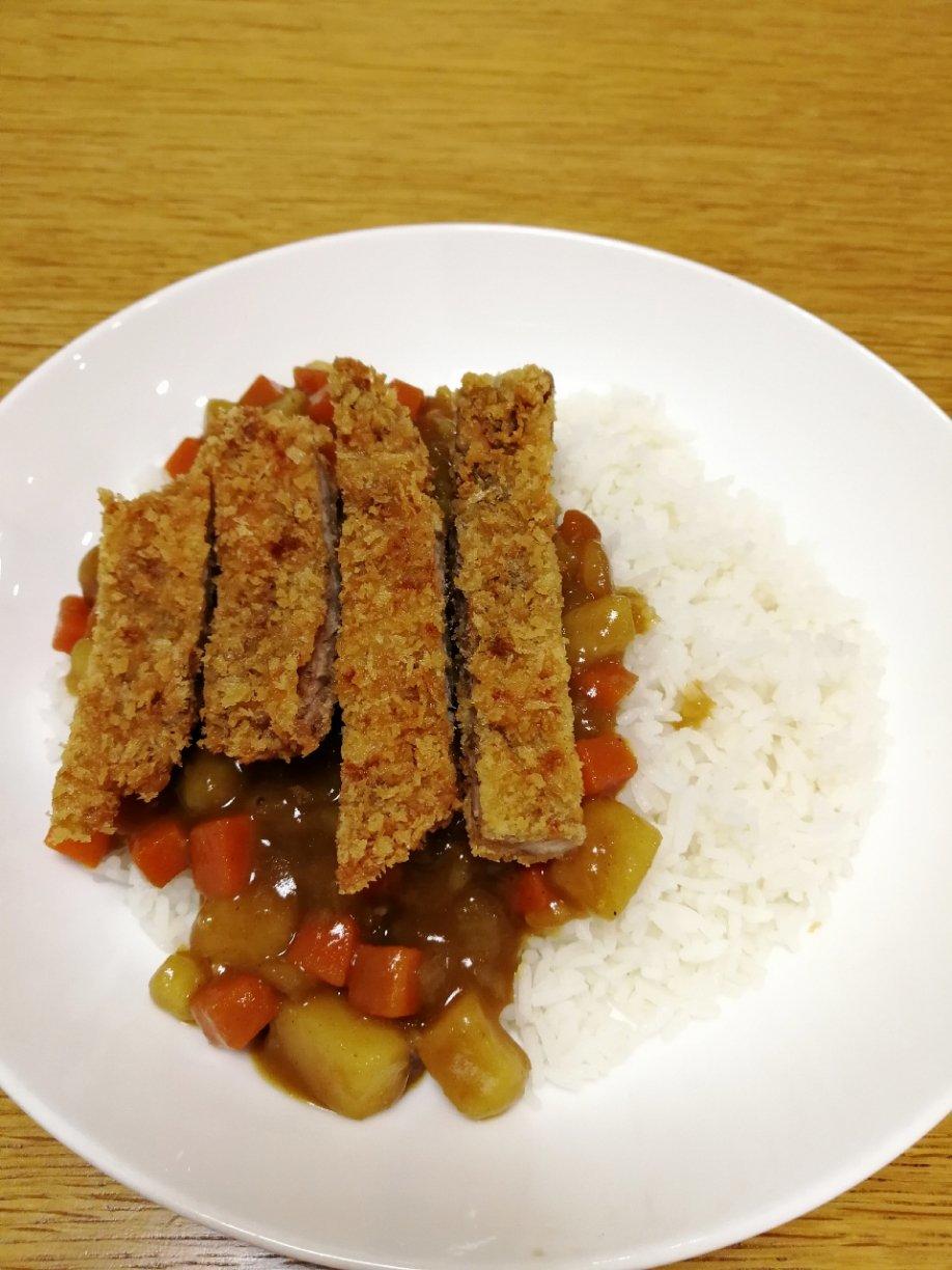 香酥咖喱猪排饭