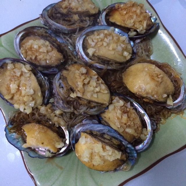 蒜蓉粉丝蒸鲍鱼