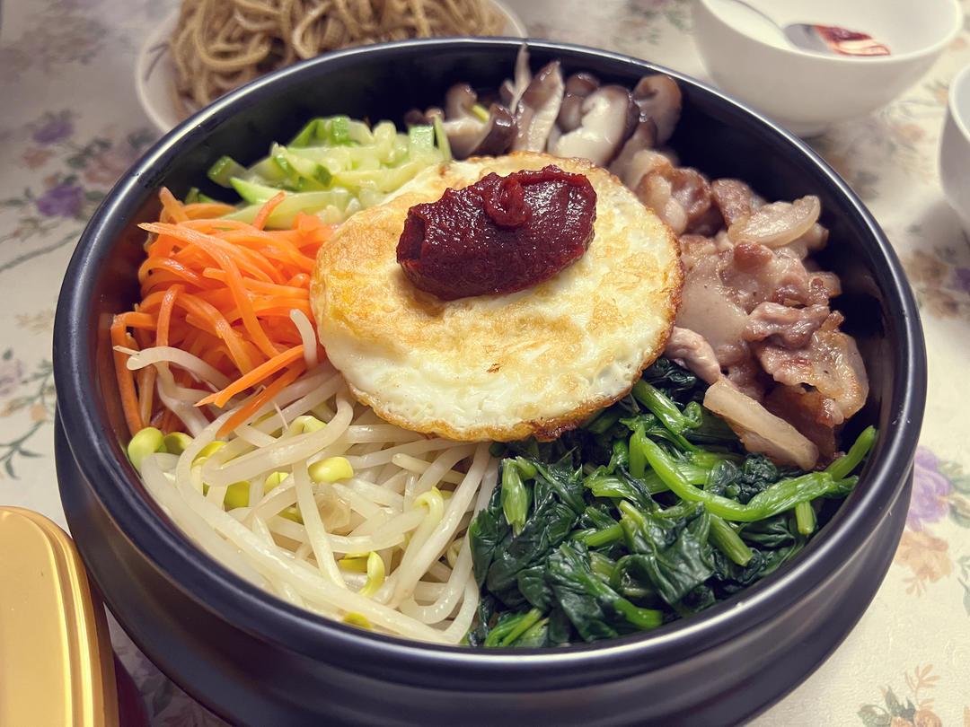 韩国石锅拌饭