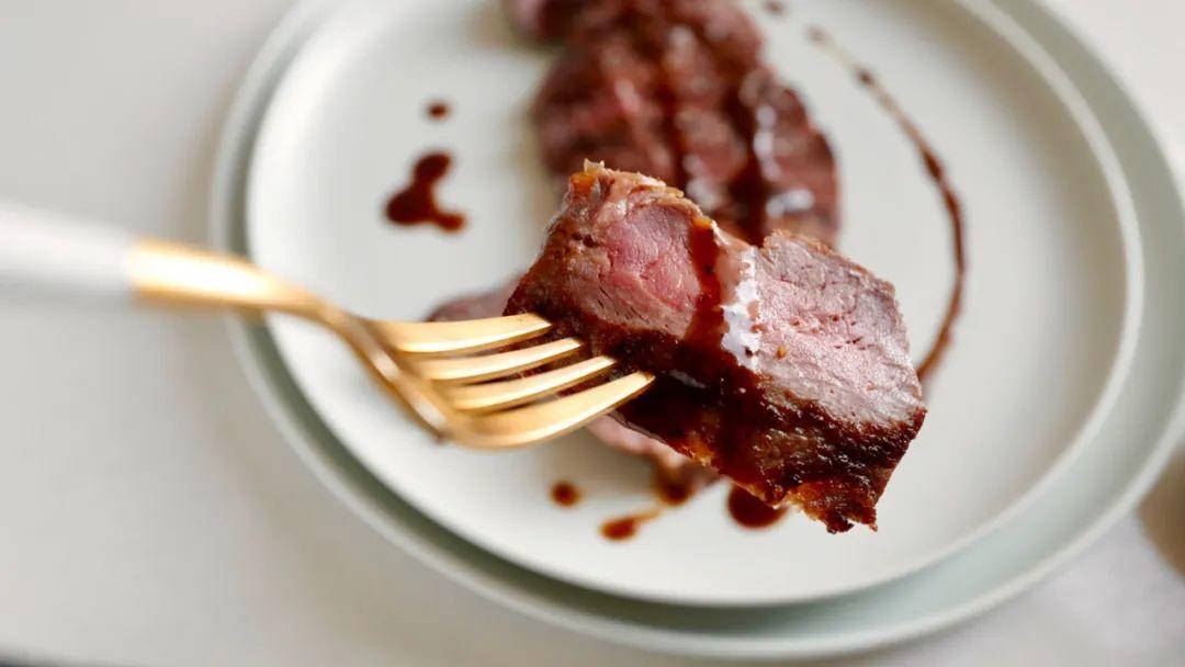 不可能失手的煎牛排教程，把牛排煎成吃不起的样子！