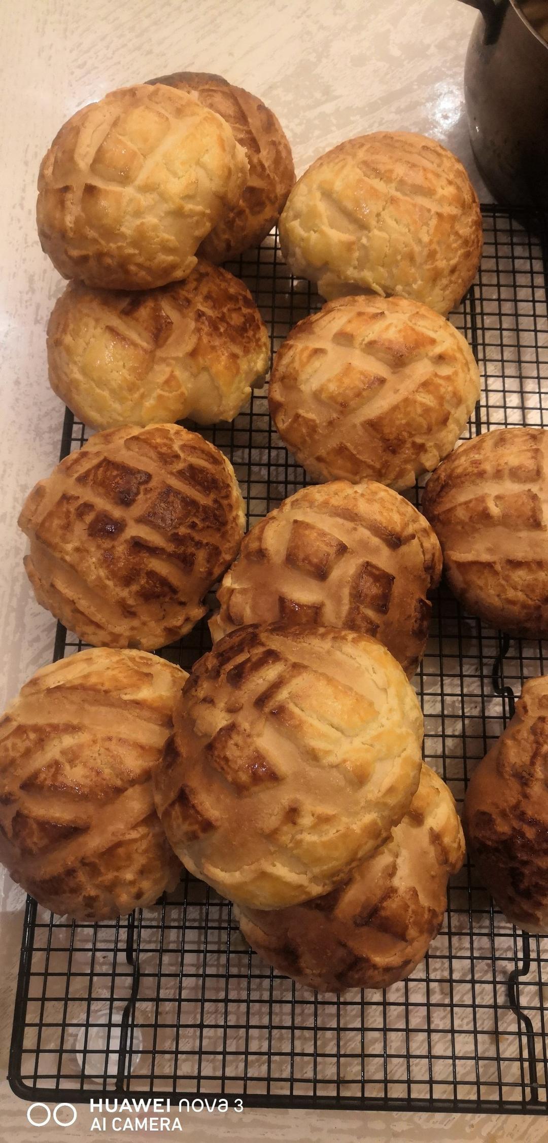 好吃到炸裂的港式菠萝包（附带制作酥皮的小视频）