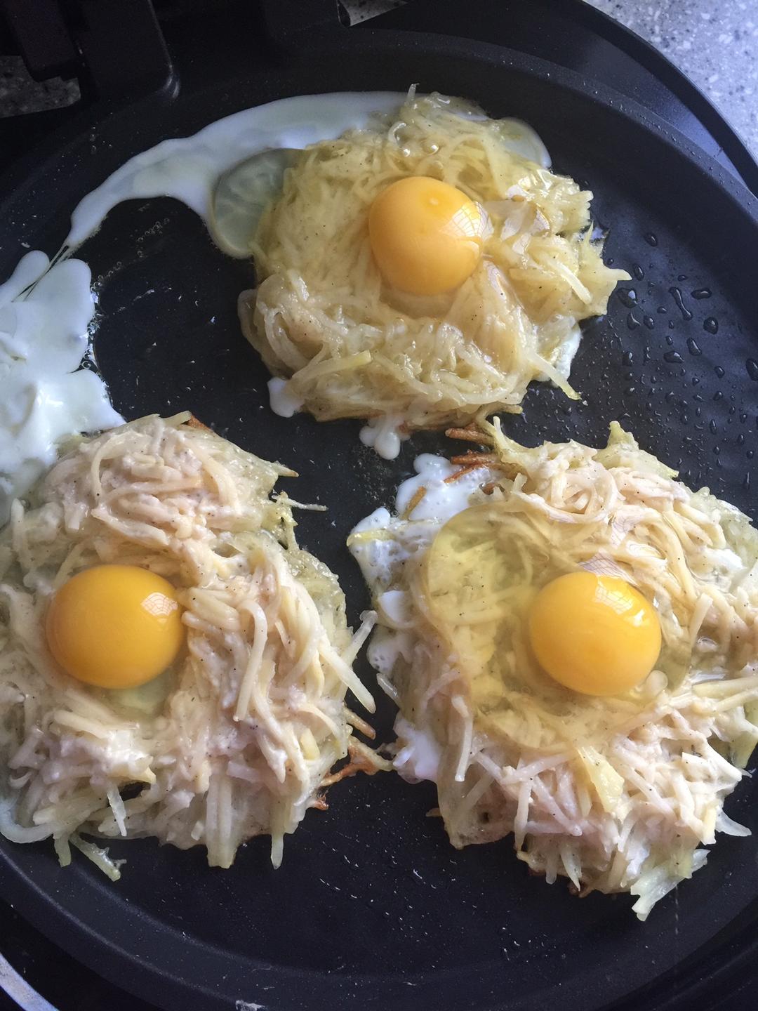 鸟巢土豆饼的做法