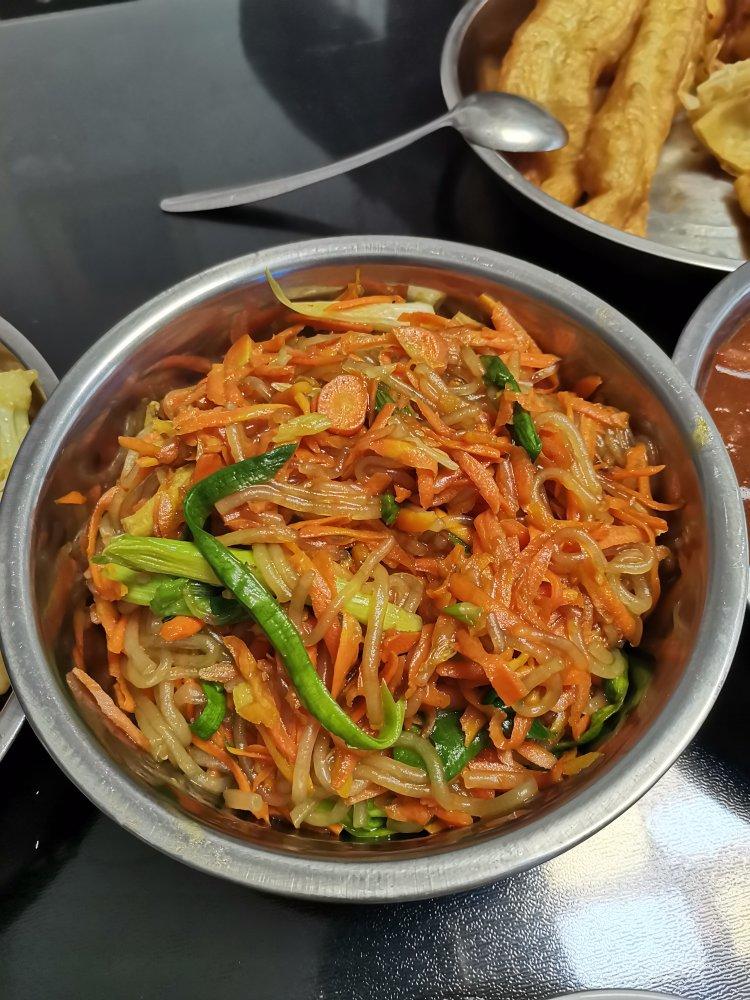 胡萝卜炒粉条