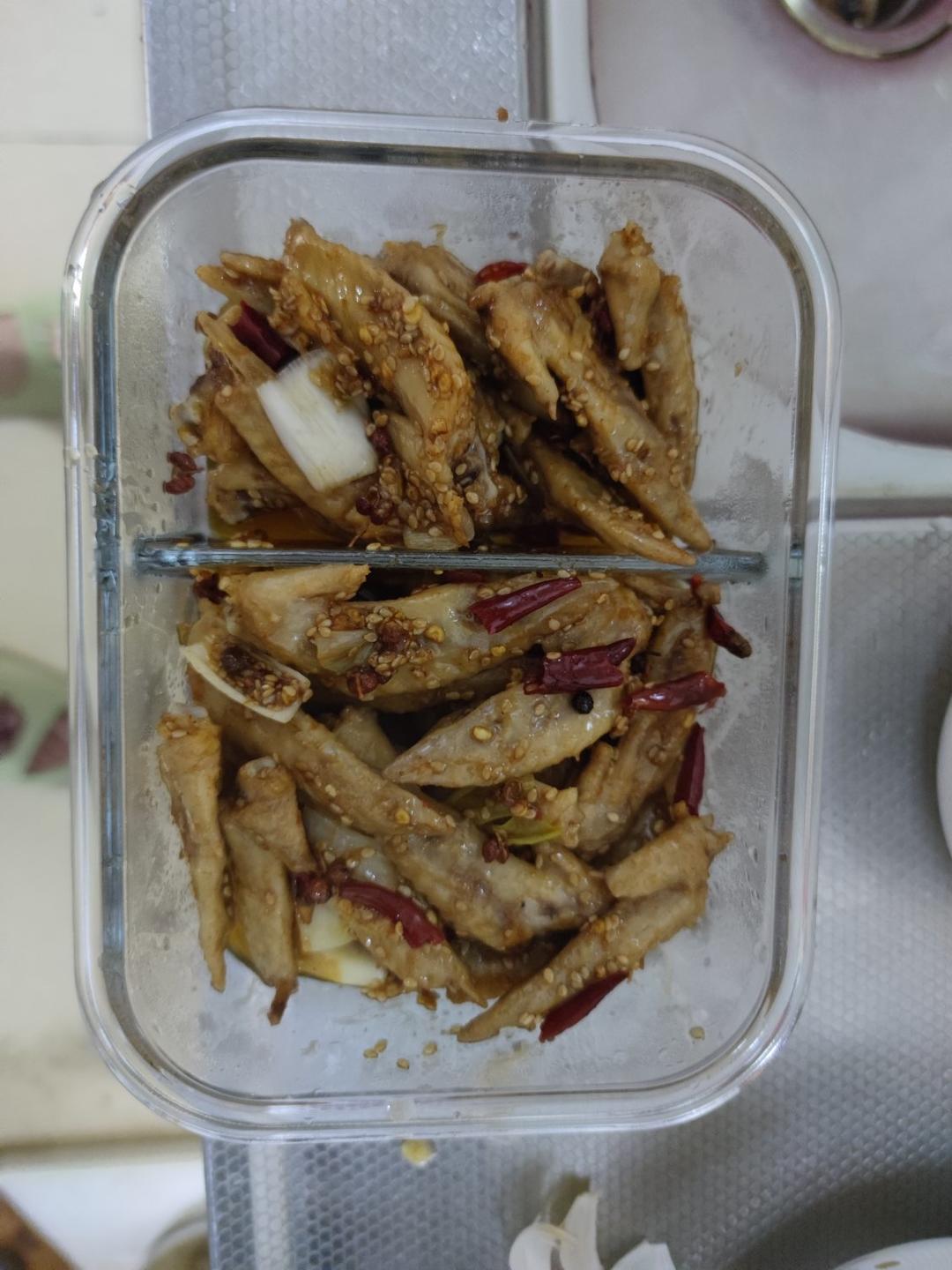 冷吃香辣鸡翅尖 好好吃！