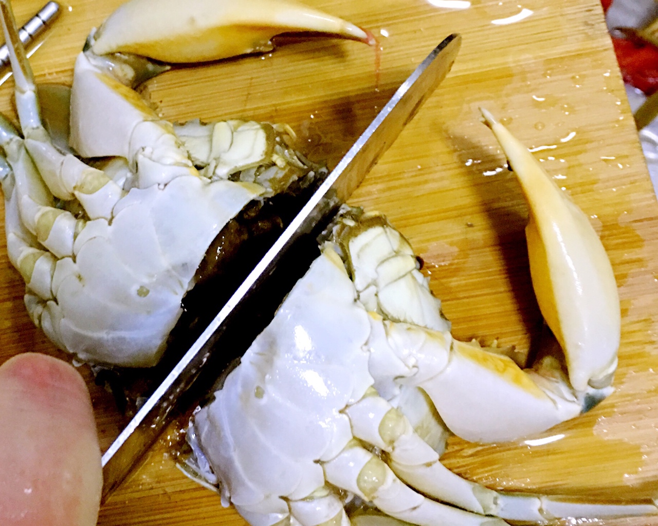 同安煎蟹及处理螃蟹的方法的做法 步骤3