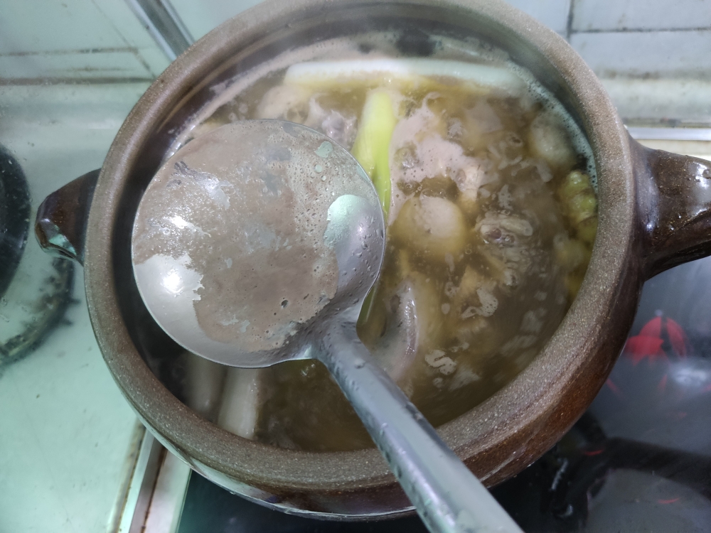 用料少，汤色清，信阳海带鸭汤，商城县特色老鸭汤的做法 步骤7