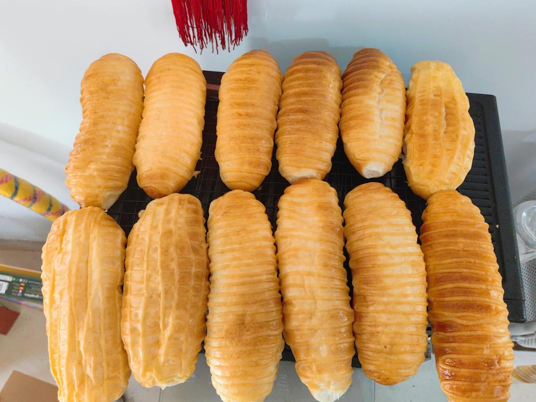 面包房里最受欢迎的毛毛虫面包