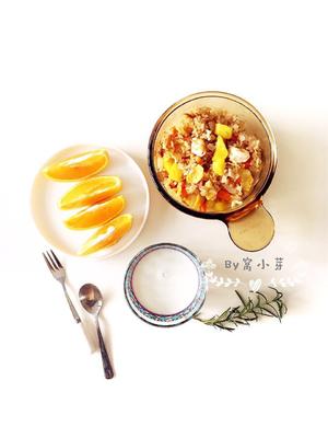宝宝辅食：酸酸甜甜的虾仁菠萝炒饭-虾的鲜味、菠萝的清爽酸甜完美融于米饭，胃口大开的做法 步骤12