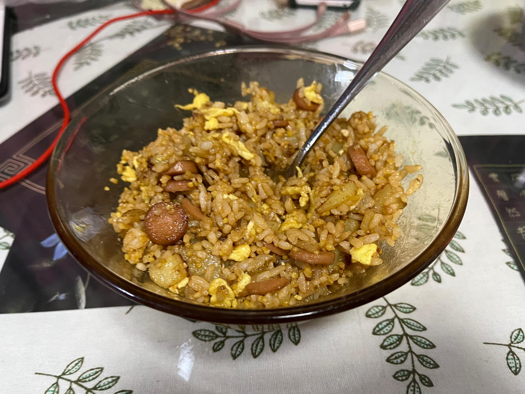 邻居抢着来我家吃土豆香肠炒饭，原来这么香！