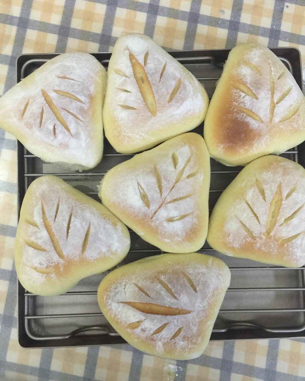 咸香的玉米毛豆软欧包