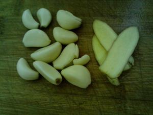 土豆焖塘鲺的做法 步骤5