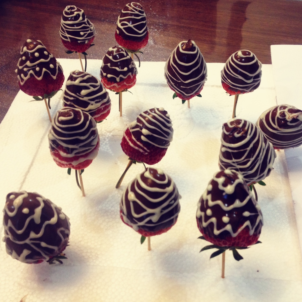 圣诞巧克力草莓棒棒糖