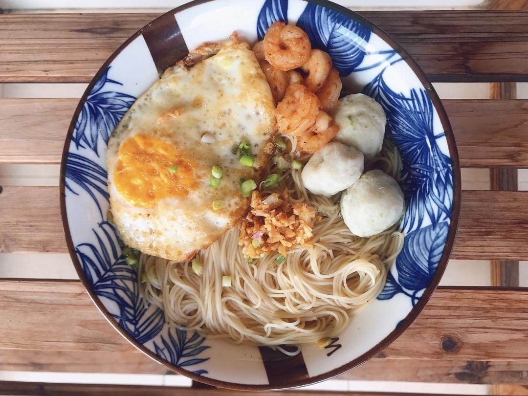 奶奶家的葱花鸡蛋面🍜可早餐可宵夜，香喷喷的童年回忆，最朴实的味道
