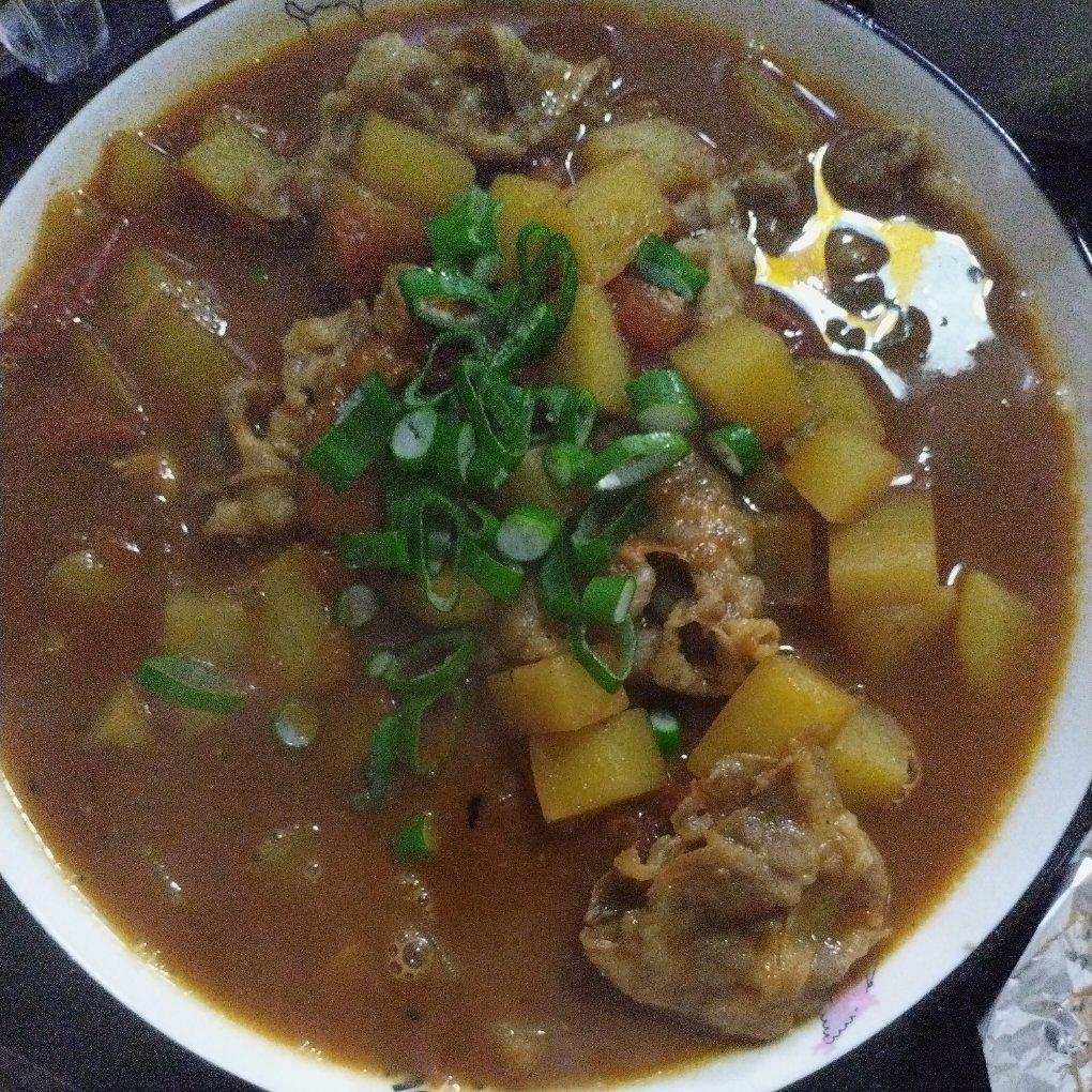 好吃到汤汁不剩的番茄土豆肥牛汤