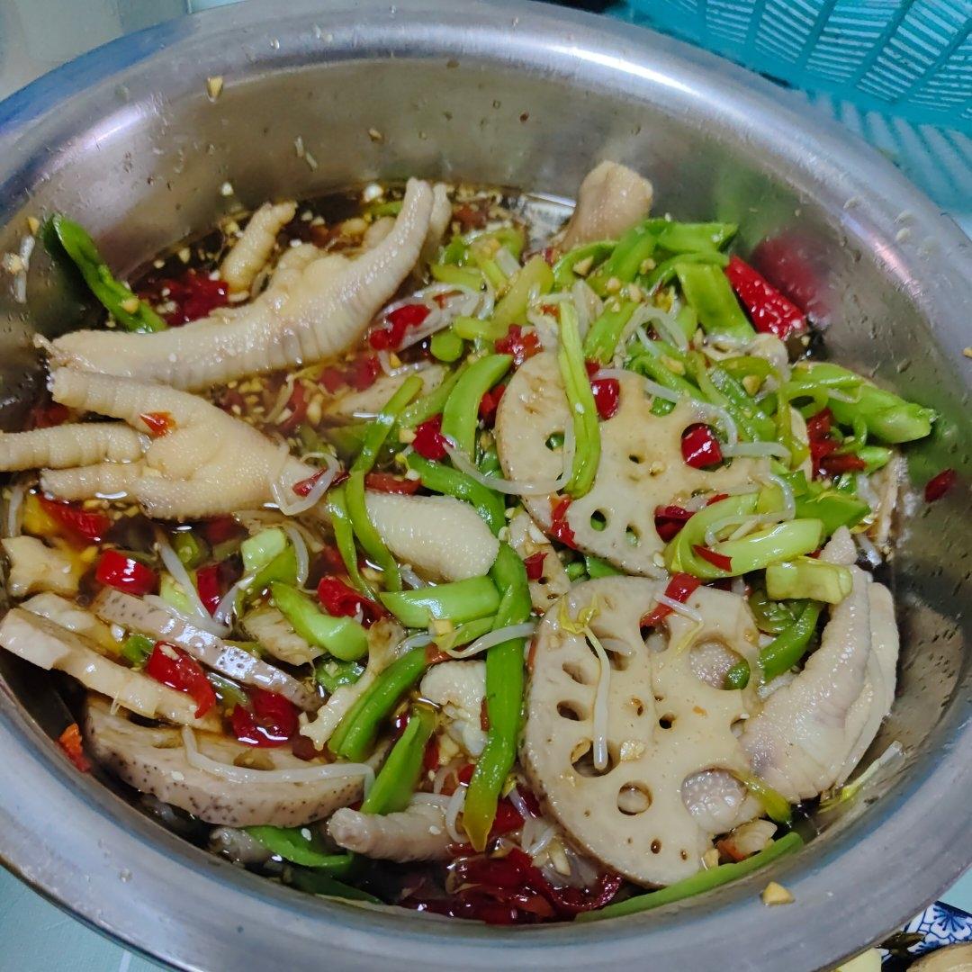 有嚼劲的酸辣无骨鸡爪，边看剧边吃美滋滋
