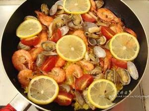 西班牙海鲜烩饭的做法 步骤10