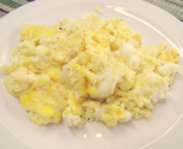 微波无油版scrambled eggs的做法
