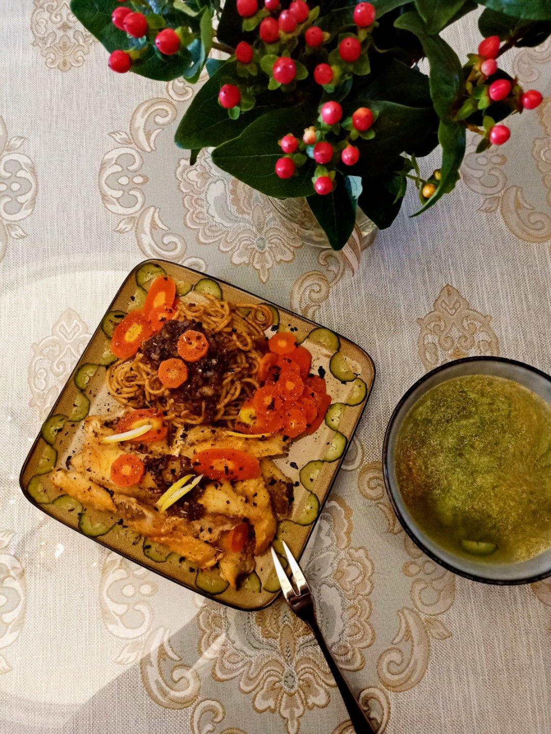 香煎鲳鳊鱼:( 堪比烧烤摊:)