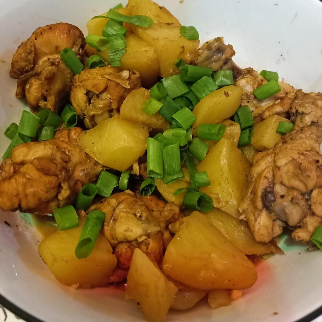 土豆炖鸡块