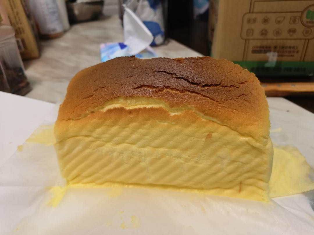 堪比柯基屁股
爆浆芝士🧀古早蛋糕