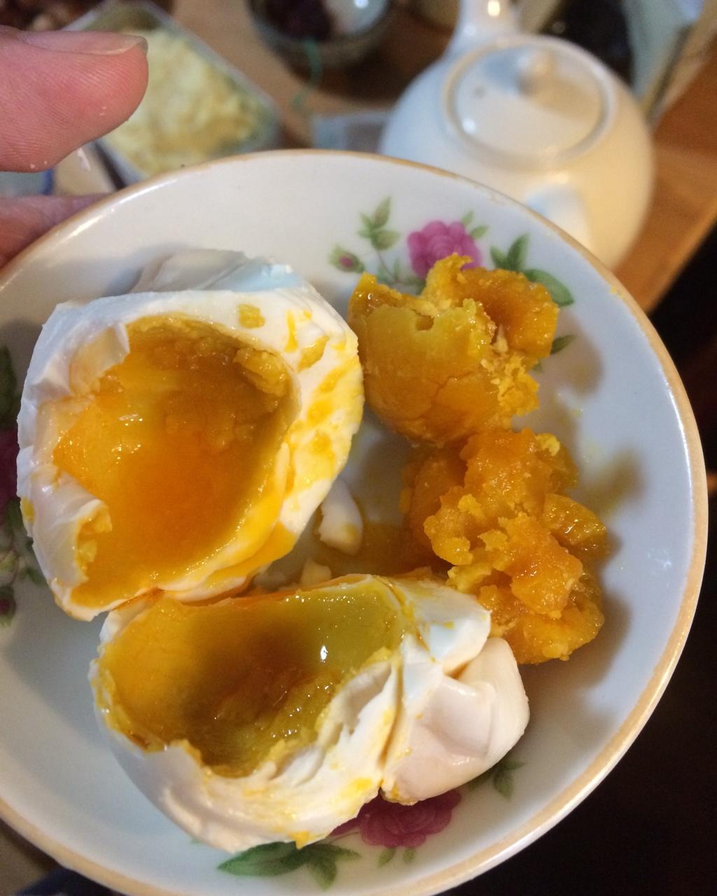 沙滩脚印的美食屋