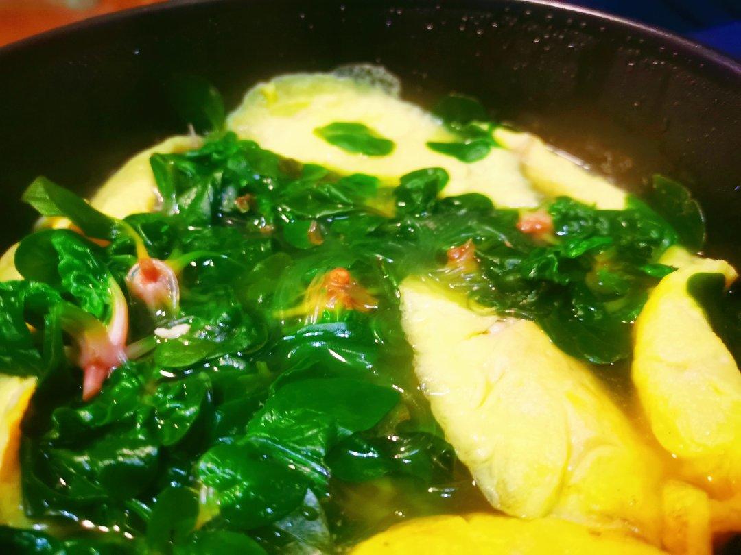 蛋饺菠菜汤