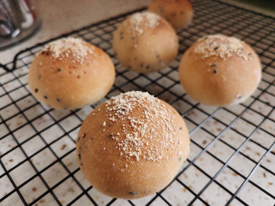 黑芝麻大米面包球