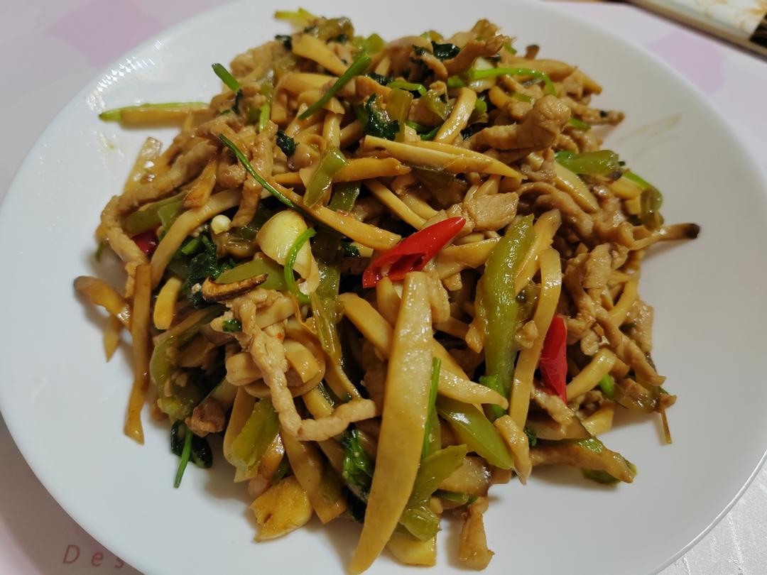 青椒素炒杏鲍菇